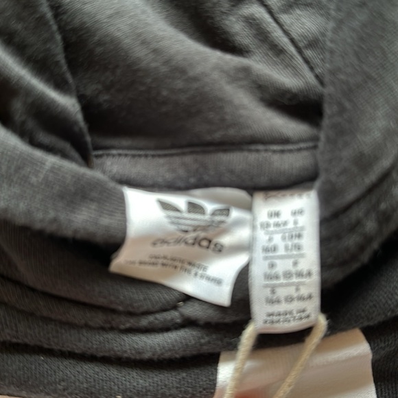Adidas Trifoil youth hoodie size 13/14 yrs Brand new and never worn - Picture 2 of 3